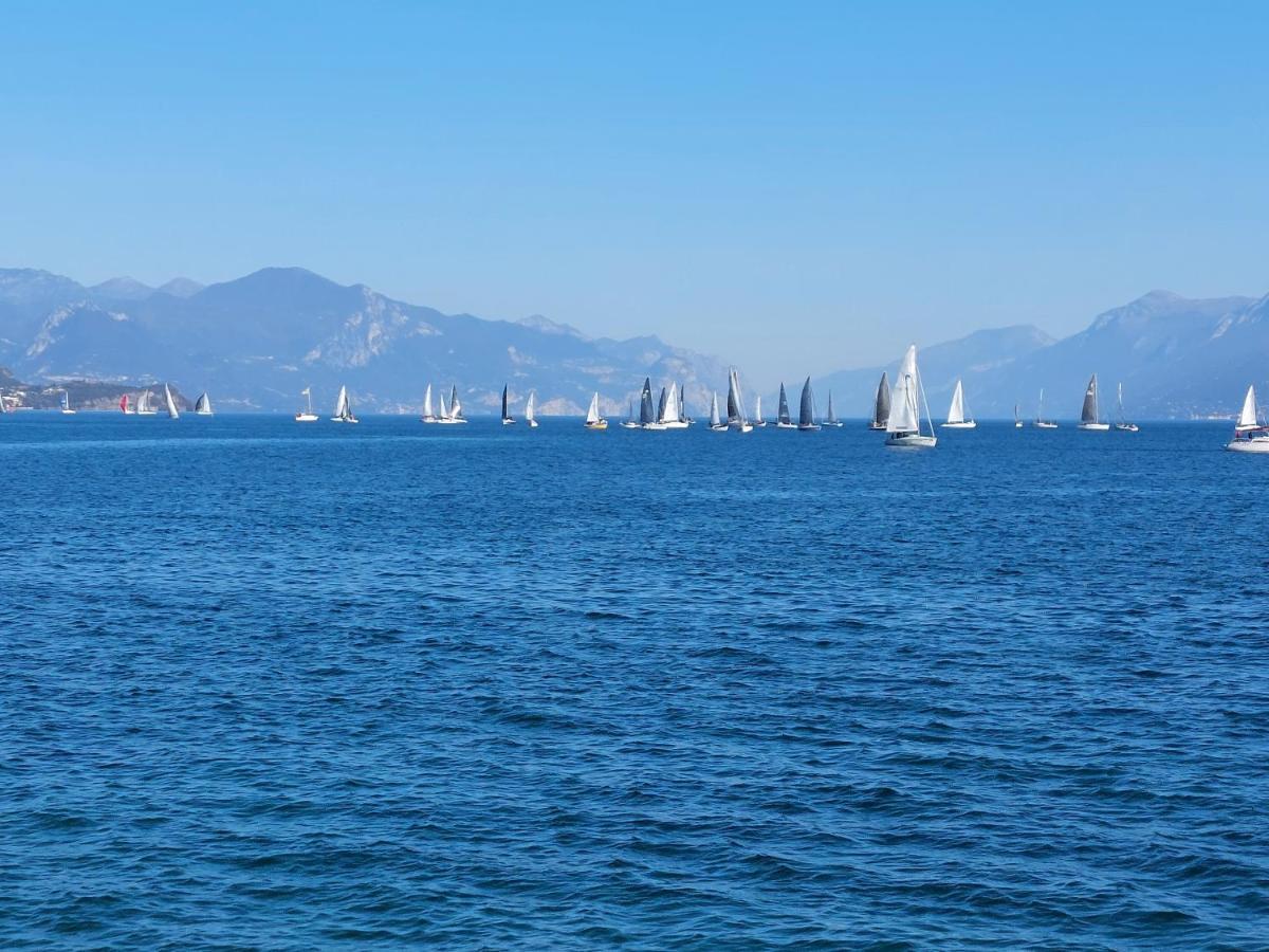 Appartamento Oasi Verde Lago Desenzano del Garda Buitenkant foto